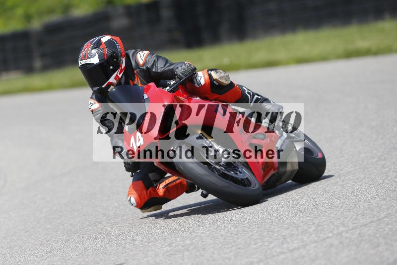 Archiv-2025/27 12.06.2025 Ducati Schweiz Trackday Warmup  ADR/gelb-jeaune/14